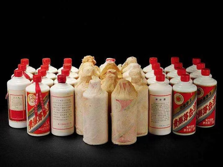 红山日照岚山回收酒价格哪里回收(附近上门回收茅台酒）?